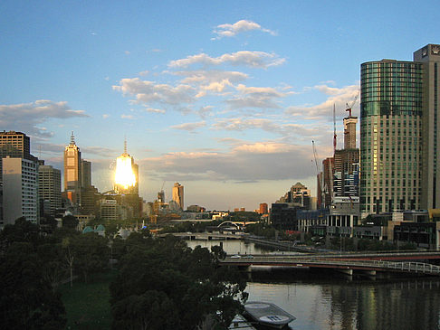 Yarra River mit Stadt