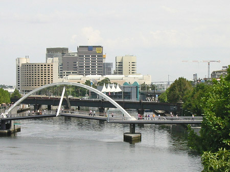 Yarra River mit Stadt